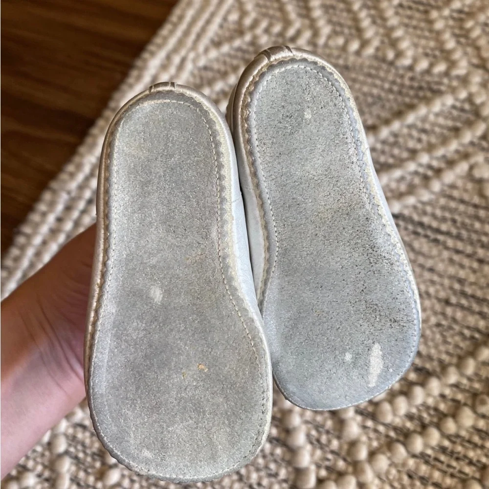Vintage baby crib shoes‎